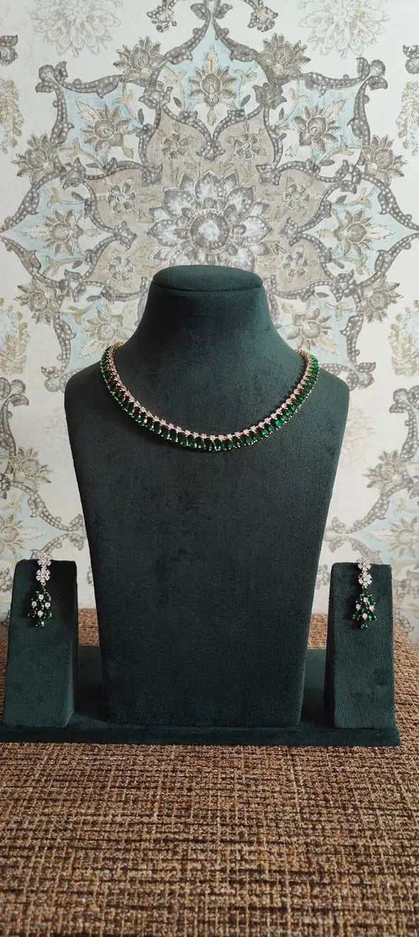 Reeva Diamond Necklace Set - Emerald