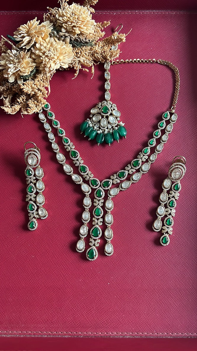Samaira Kundan Necklace Set