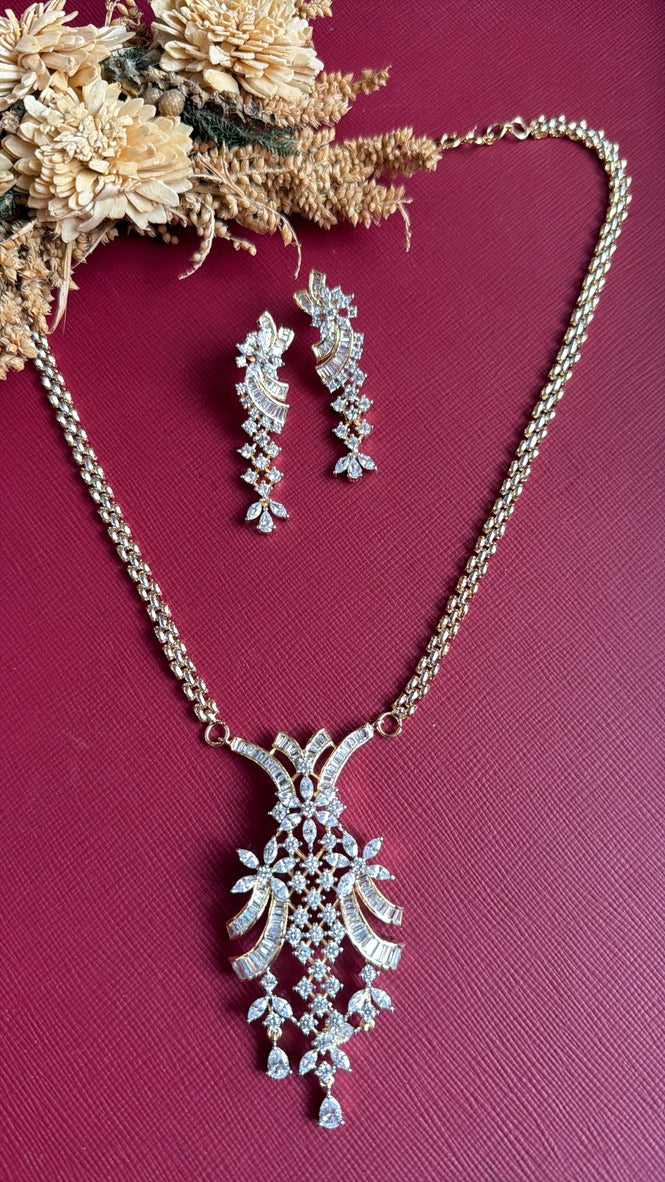Sofia Diamond Pendant Set