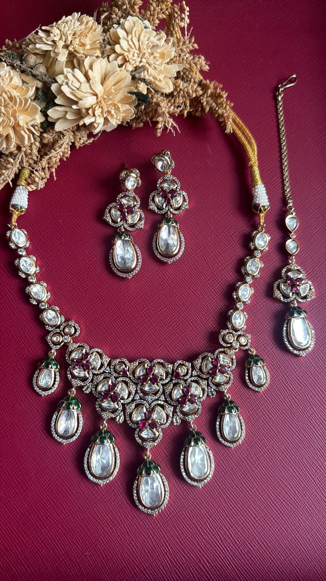 Shivangi Kundan Necklace set