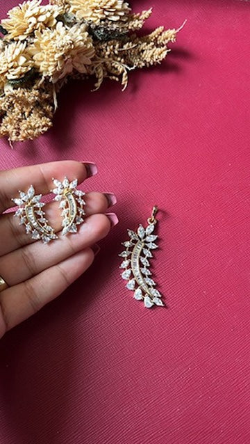 Chhaya Diamond Pendant Set