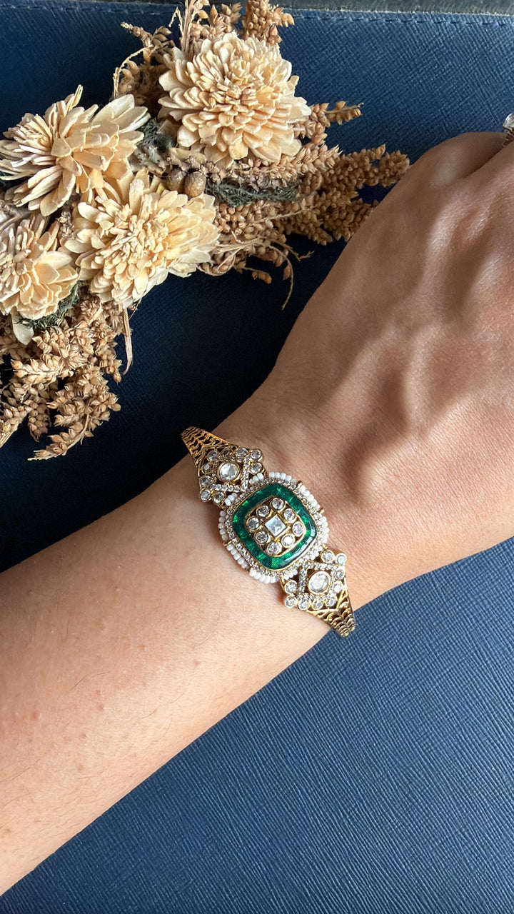 Shweta Kundan Bracelet
