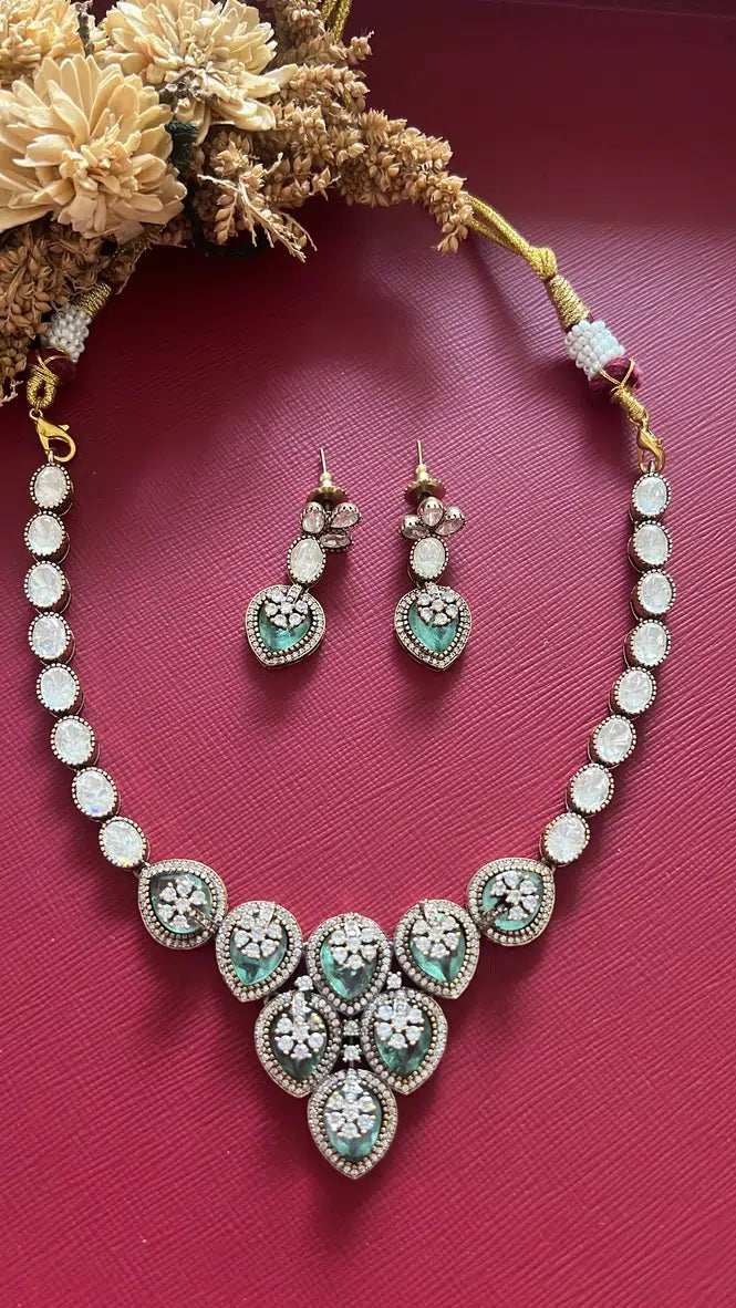 Shreya Kundan &amp; Doublet Stone Necklace Set