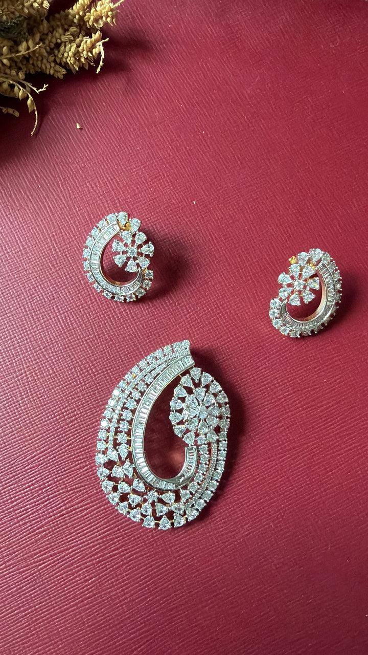 Soma Diamond Pendant Set
