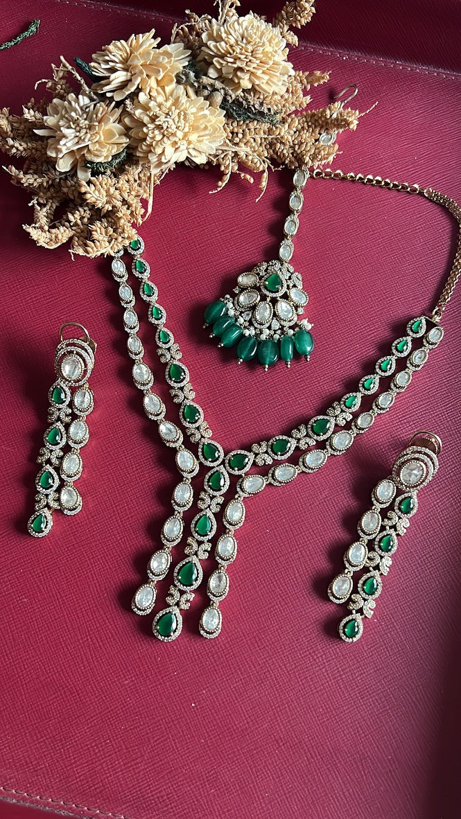 Samaira Kundan Necklace Set