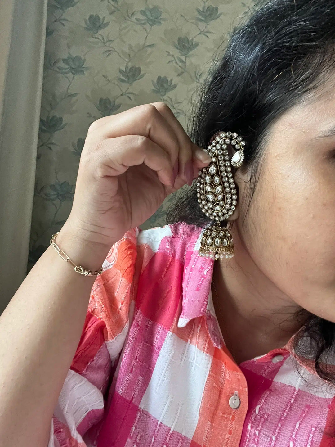 Vishalakshi Kundan Earcuff