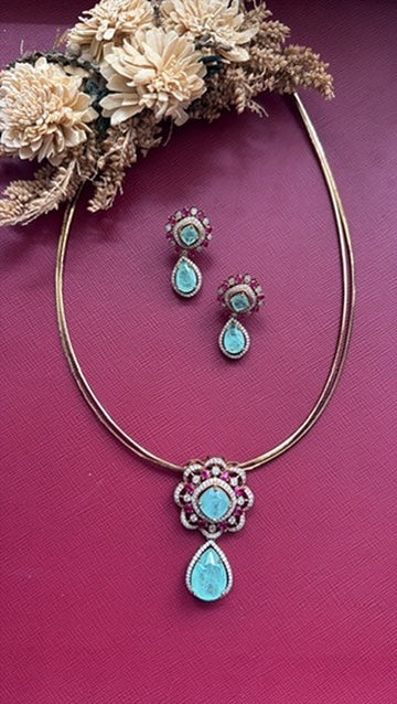 Swara Kundan Hasli Set