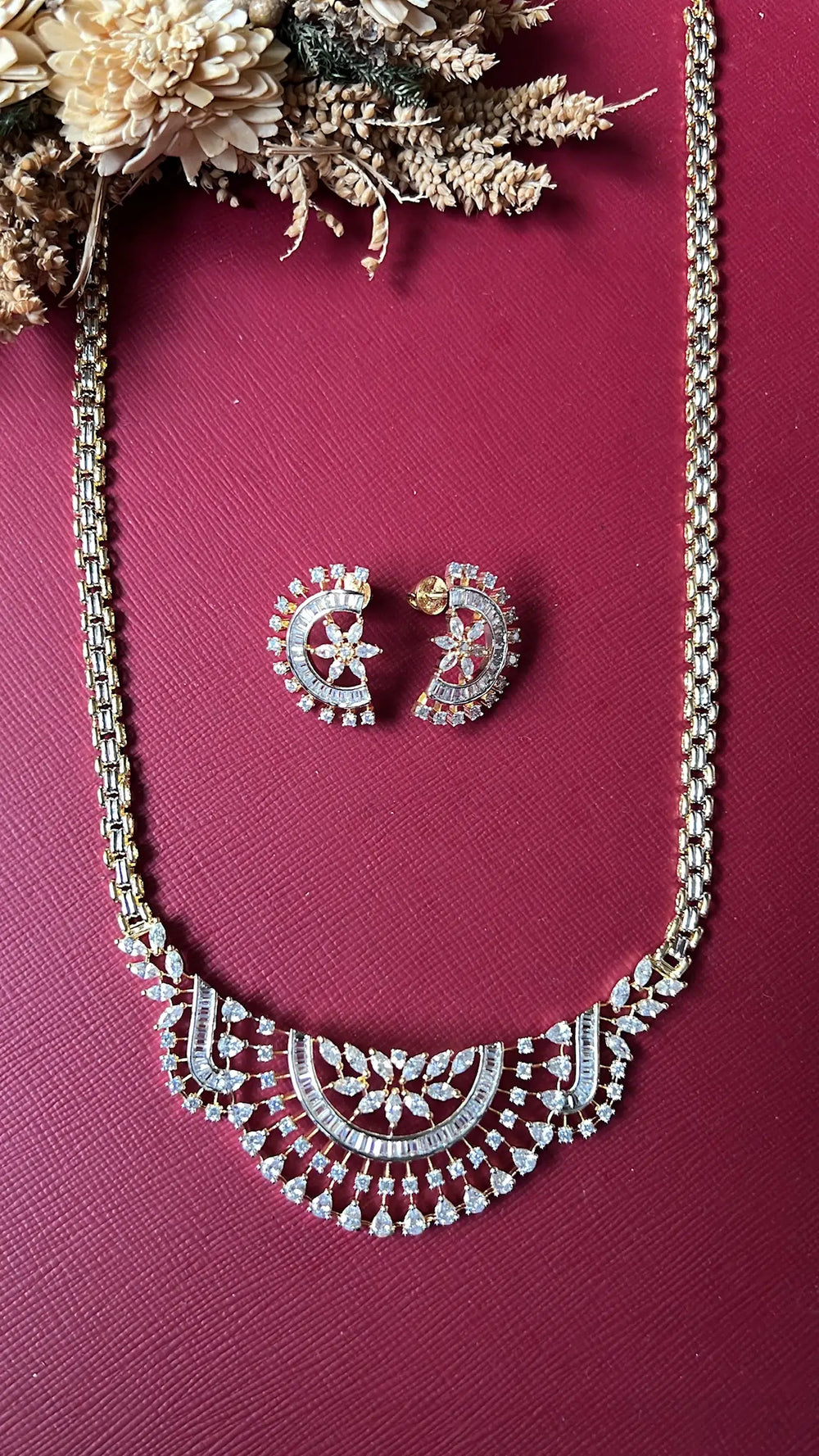 Gold-tone pendant set from Hema Collections