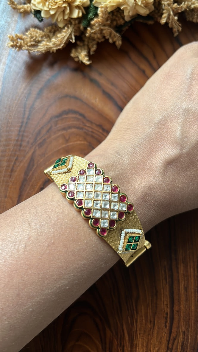 Kundan Micro Polish Bracelet