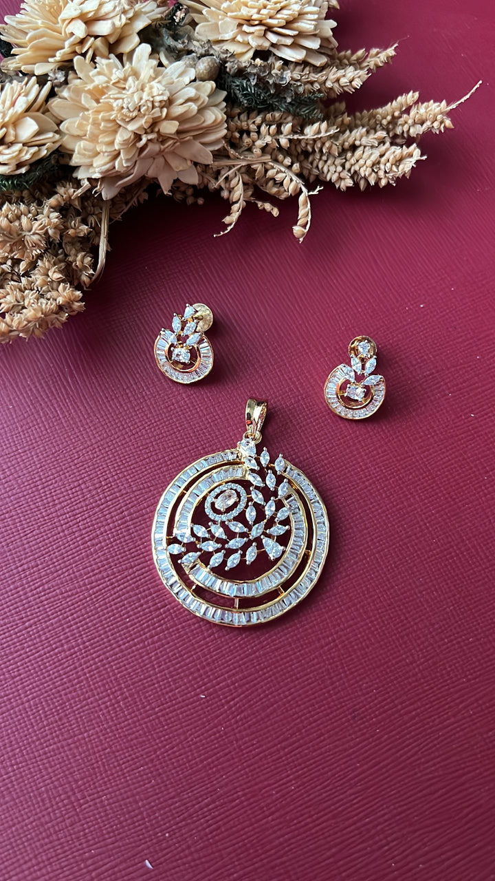 Keya Diamond Pendant Set