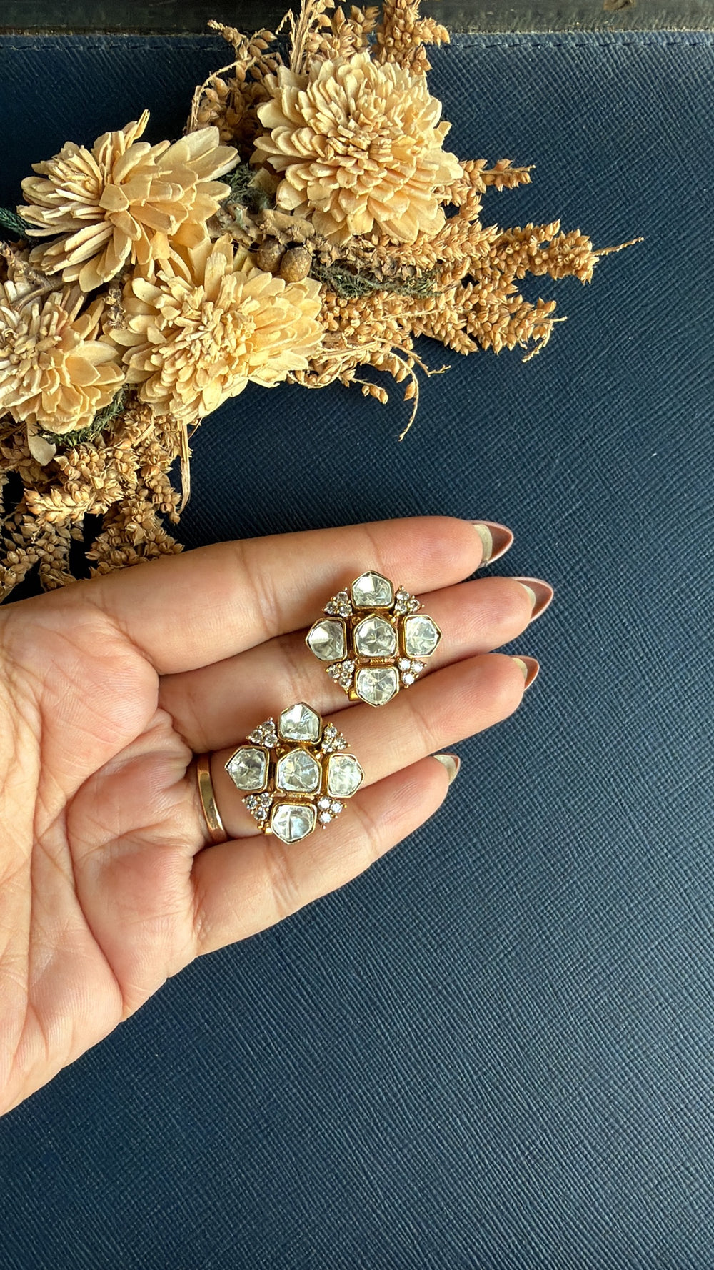 studs for women
stud women
stud earrings for women