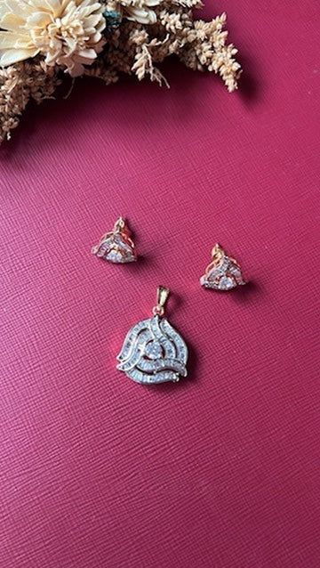 Vidya Diamond Pendant Set