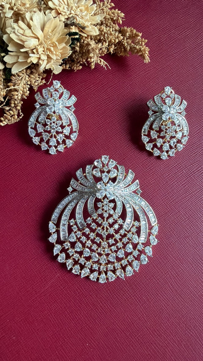 Salomi Diamond Pendant Set