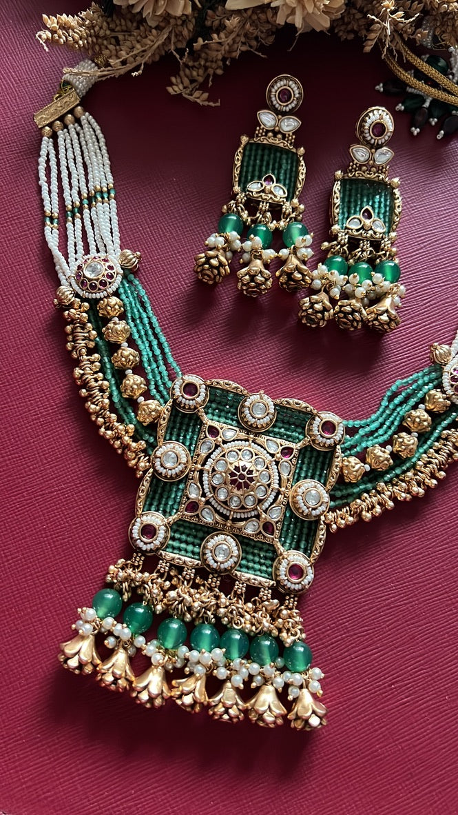 Chandramukhi Necklace Set