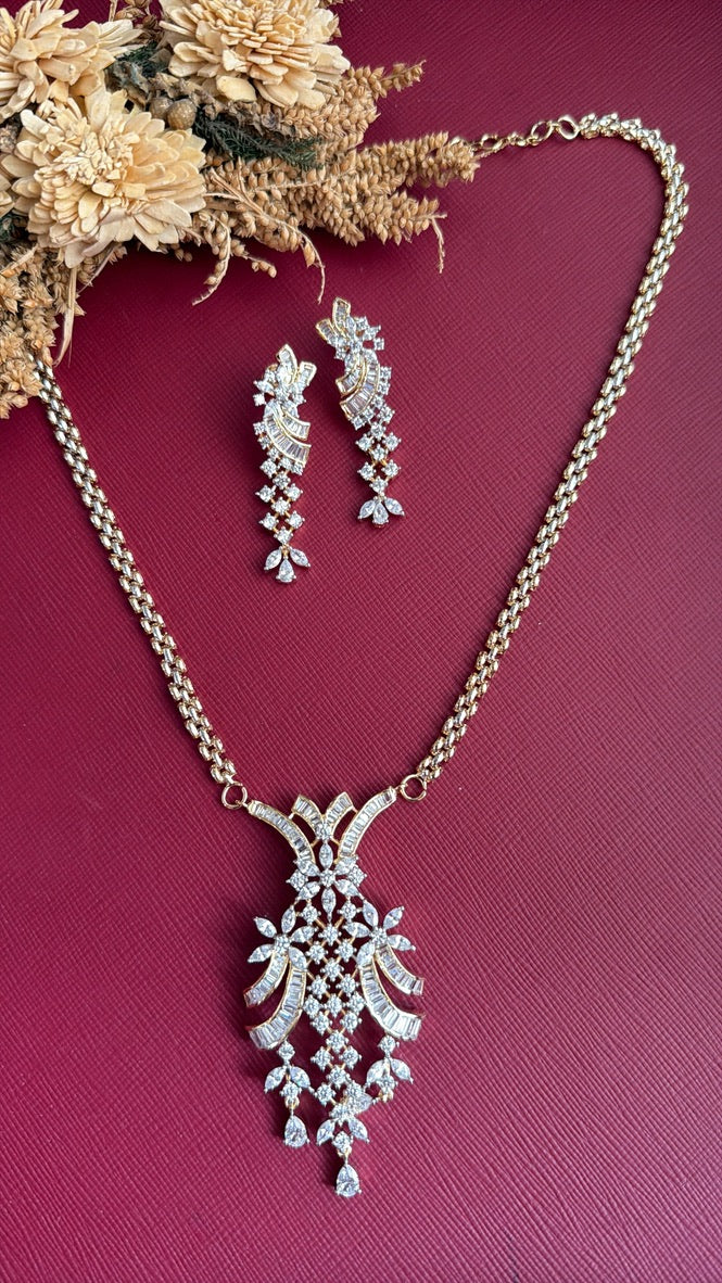 Sofia Diamond Pendant Set