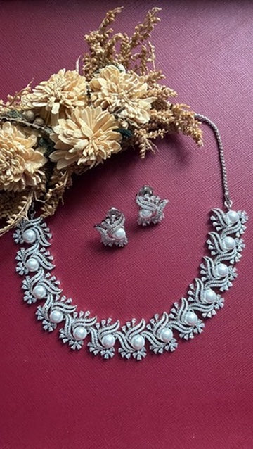 Neera Diamond pearl Necklace Set