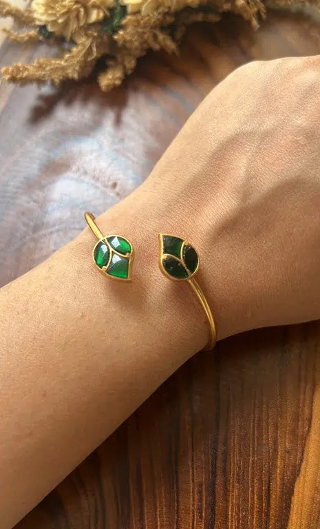 Simple and Elegant Bracelet -Emerald
