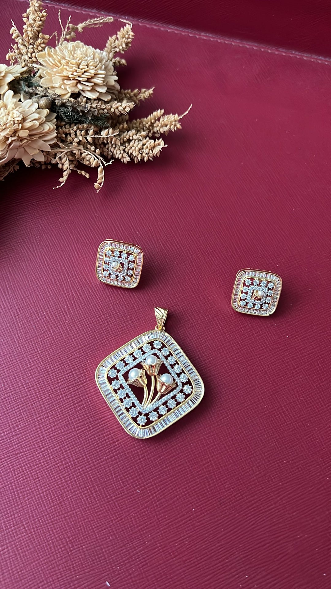 Jia Diamond Pendant Set