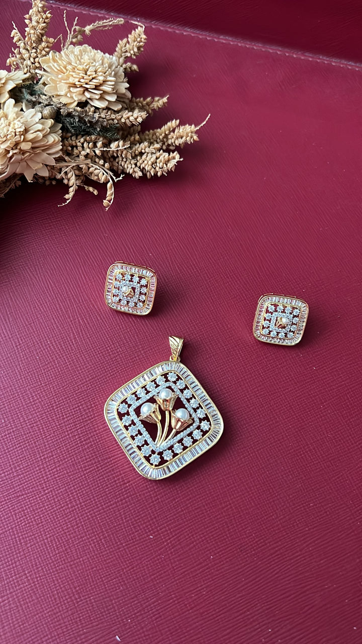 Jia Diamond Pendant Set