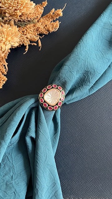 Noorvi Kundan Ring