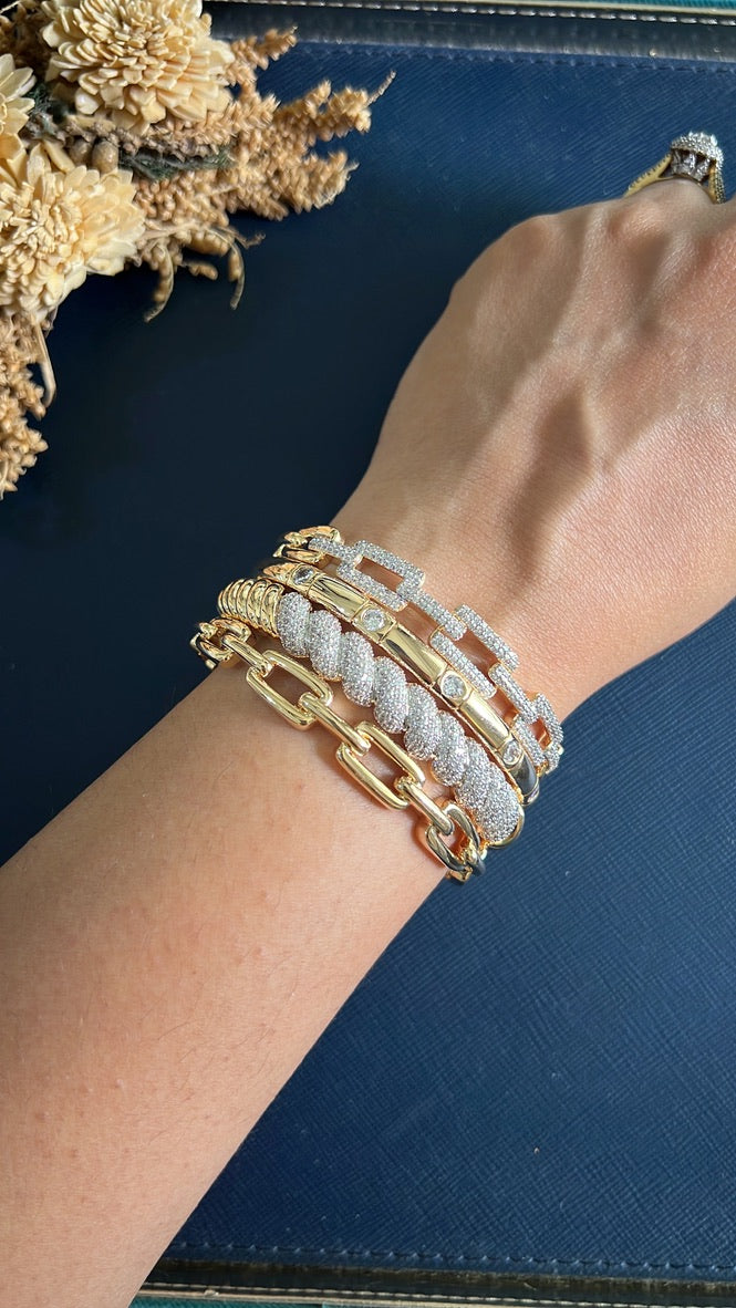 Samyra Diamond Bracelet -Golden