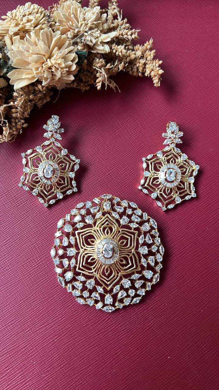 Jiyaani Diamond Pendant Set