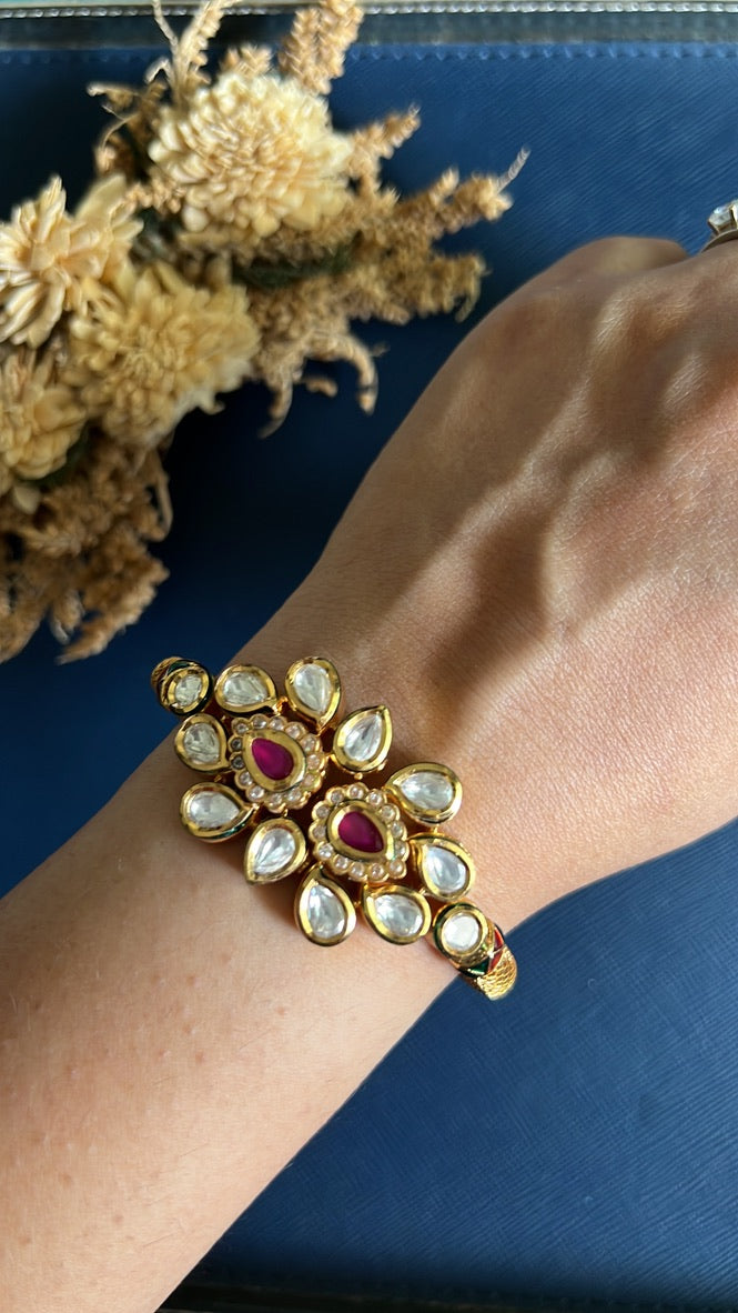 Suvrata AC Kundan Bracelet