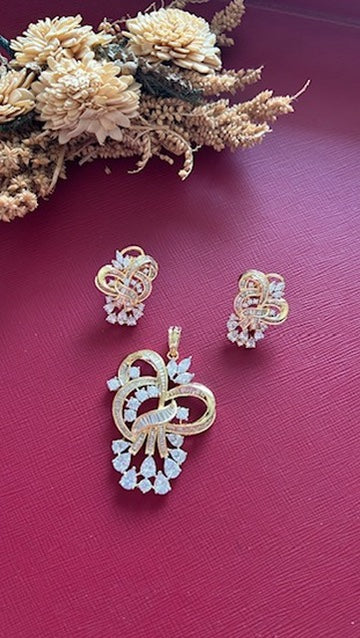 Mohita Diamond Pendant Set