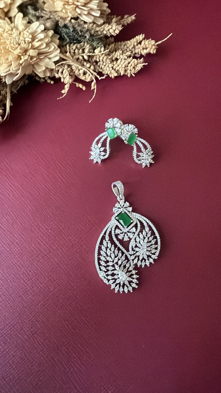 Bhuvi Pendant Set