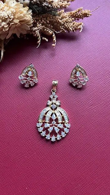 Viha Diamond Pendant Set