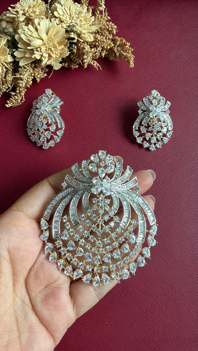 Salomi Diamond Pendant Set