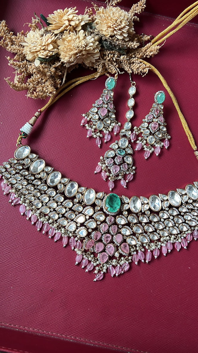 Abhirami Kundan Jewellery Set