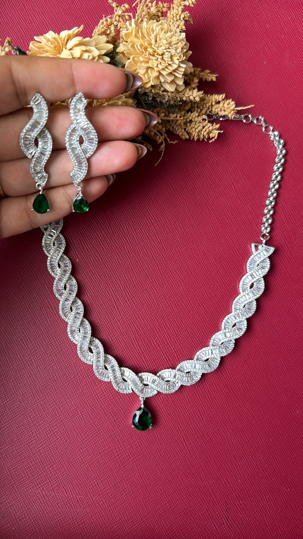 set of jewellery
imitation jewellery
bridal jewellery set