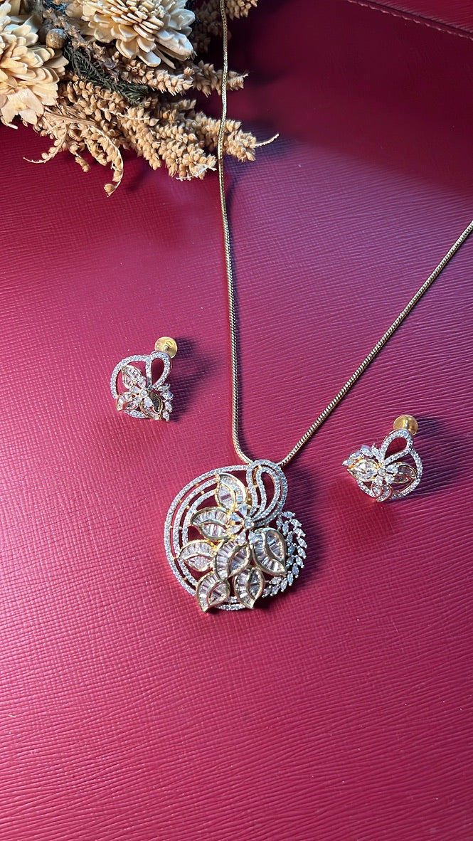 Somy Diamond Pendant Set