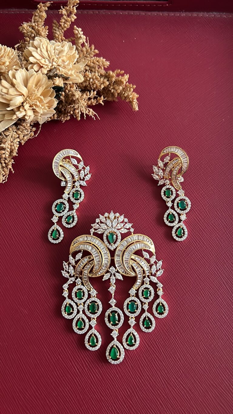 Tuhina Diamond Pendant Set - Green