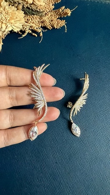 Meena Diamond Earcuff