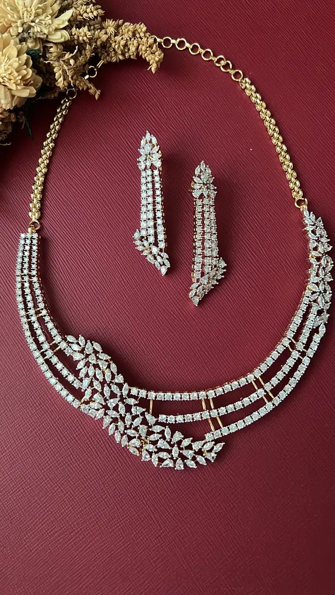 Zohra Diamond Necklace Set