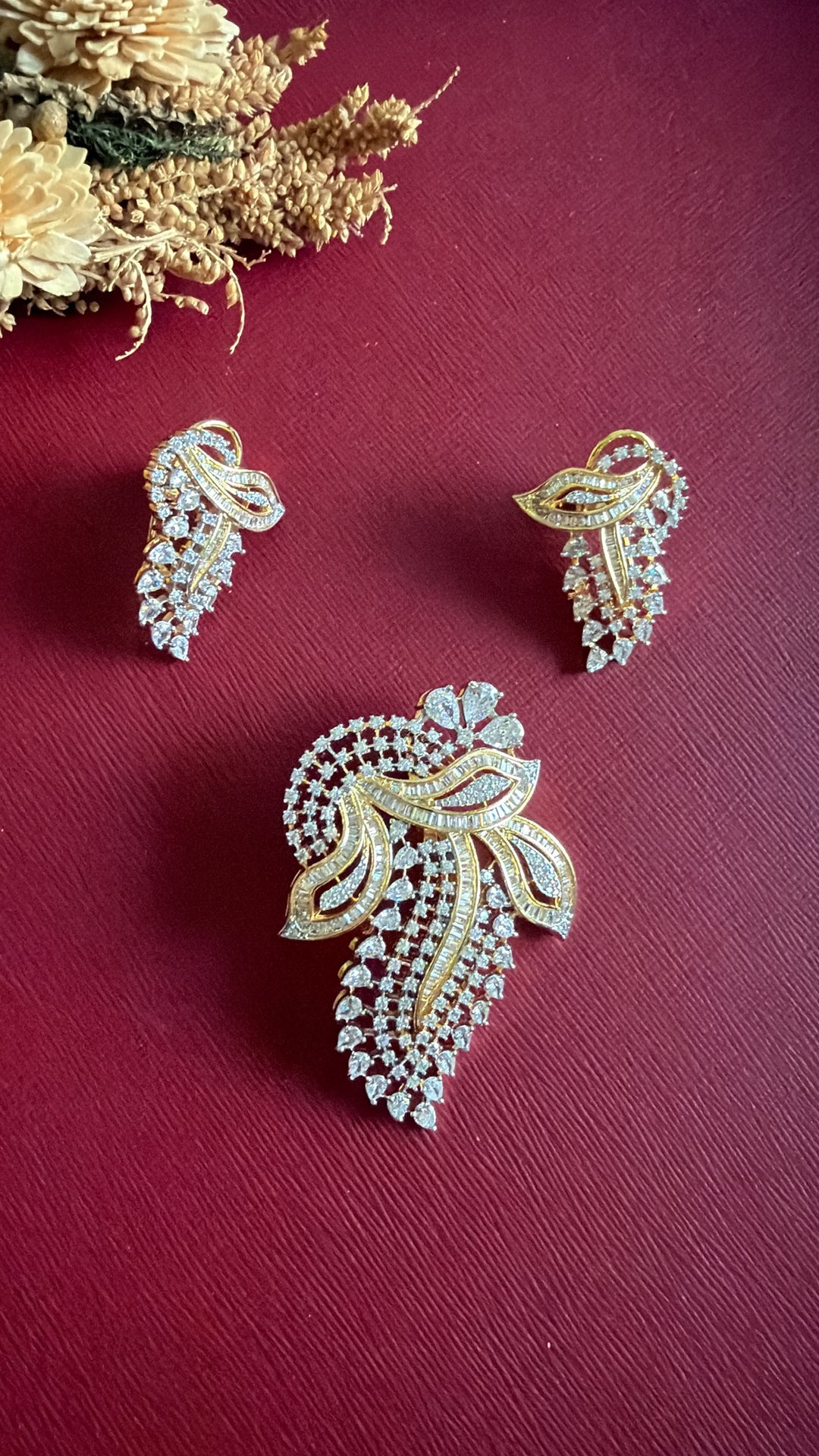 Amodini Diamond Pendant Set