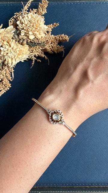 White foil Kundan bracelet in a matt gold-tone finish, openable size 2.4