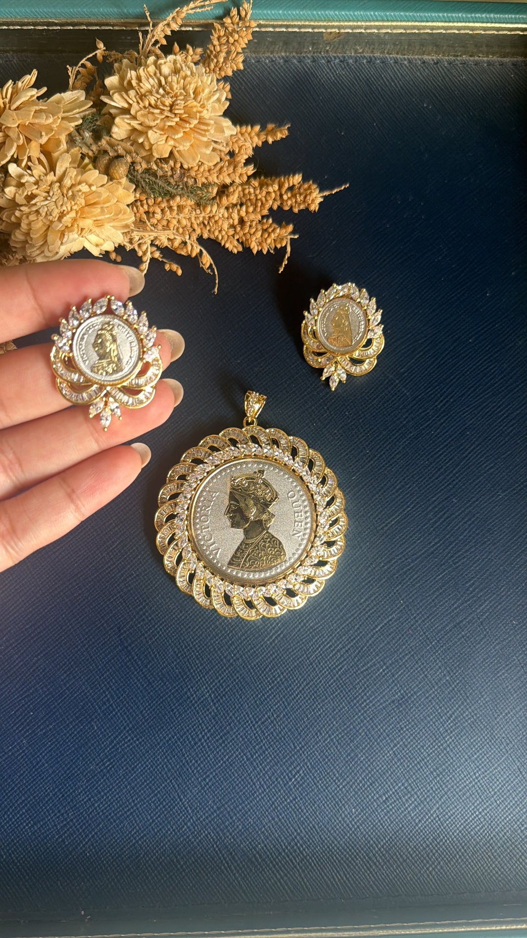 Big Ginni Pendant Set - D3