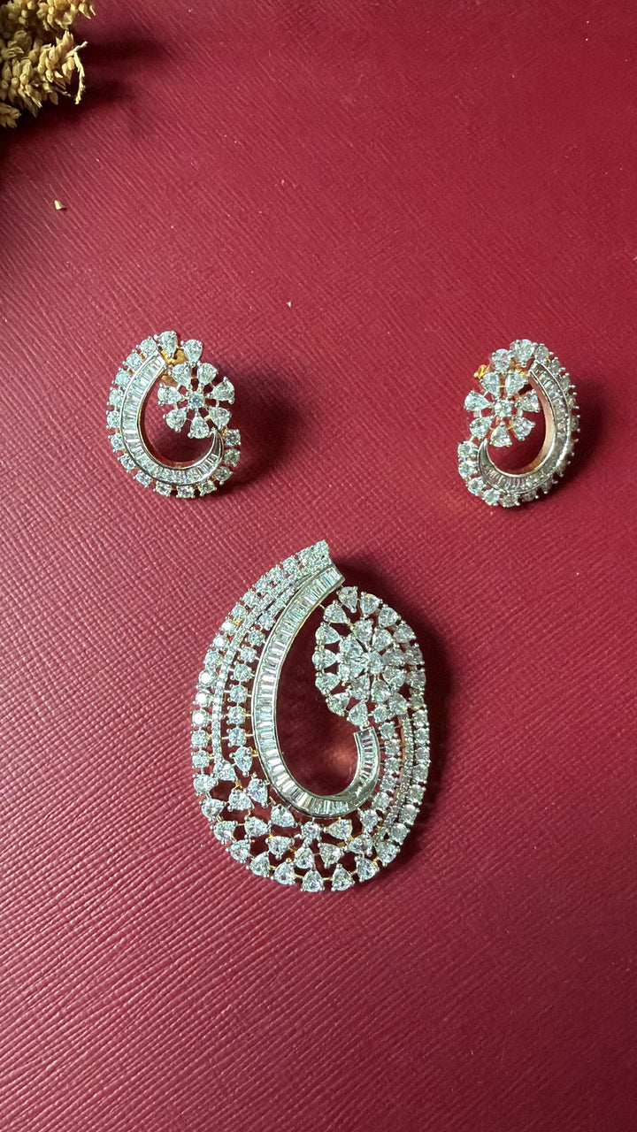 Soma Diamond Pendant Set
