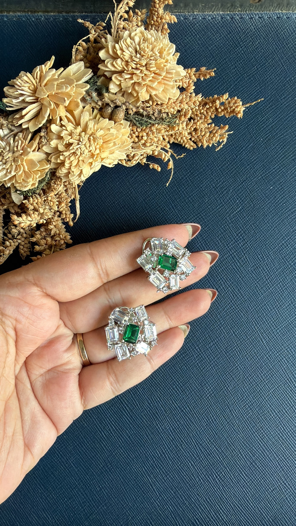 studs for women
stud women
stud earrings for women