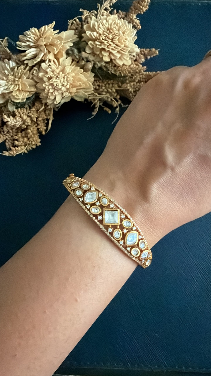 Keshini Kundan Bracelet