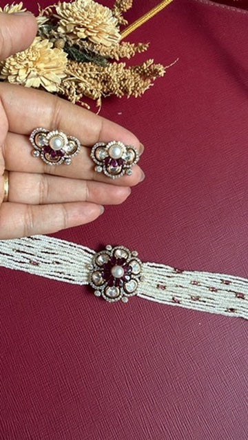 gold necklace design
set of jewellery
imitation jewellery