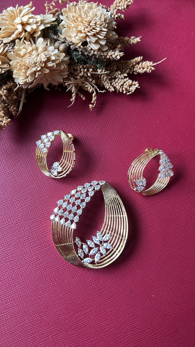Gulnaaz Diamond Pendant Set