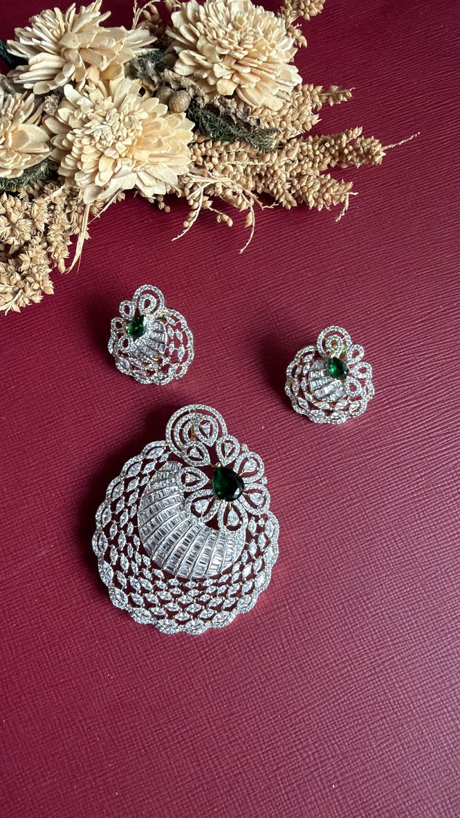 Tavishi Diamond Pendant Set