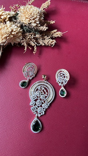 Radha Pendant Set