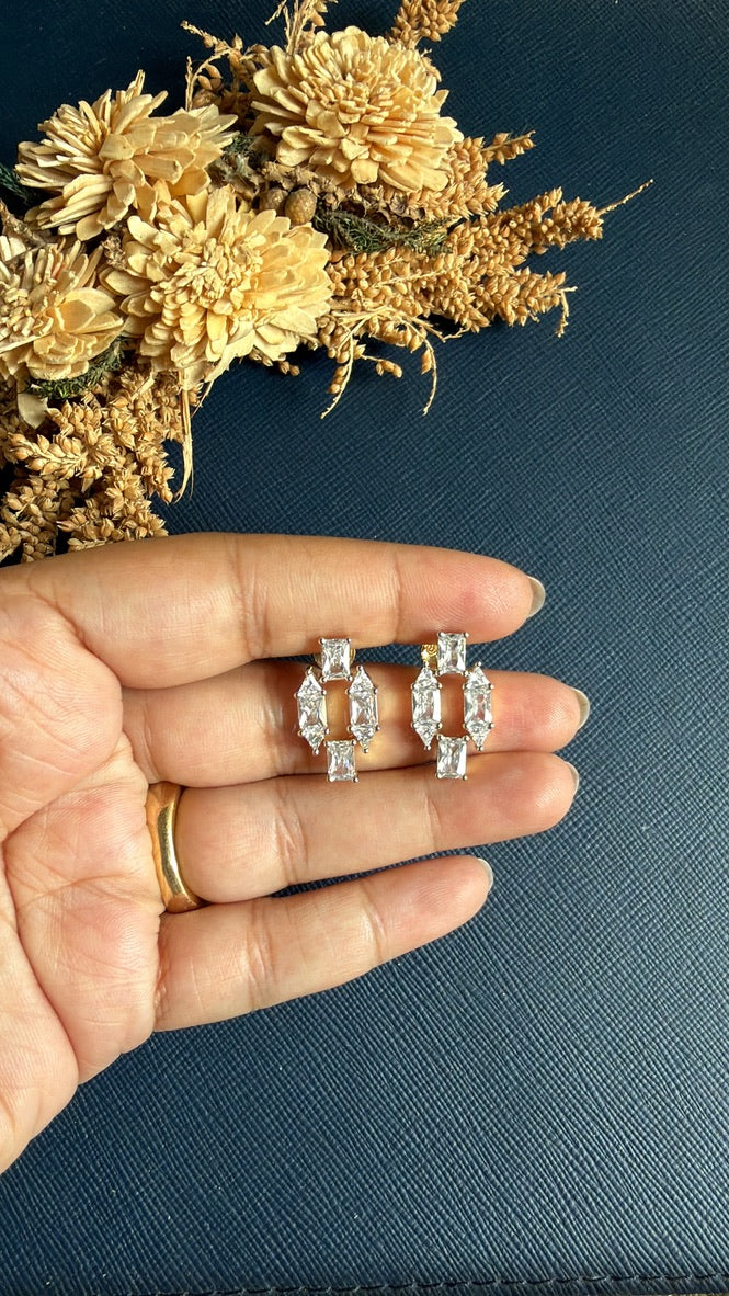 Nivika Diamond Stud