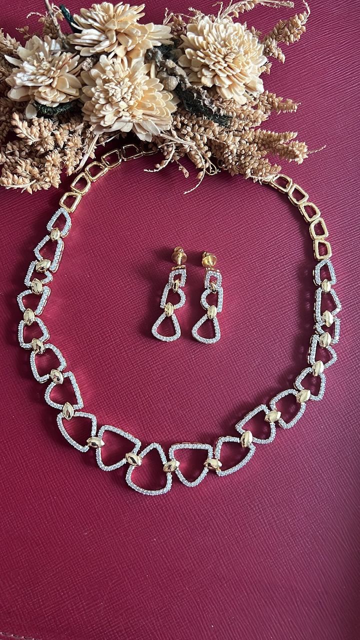 Magen Diamond Necklace Set