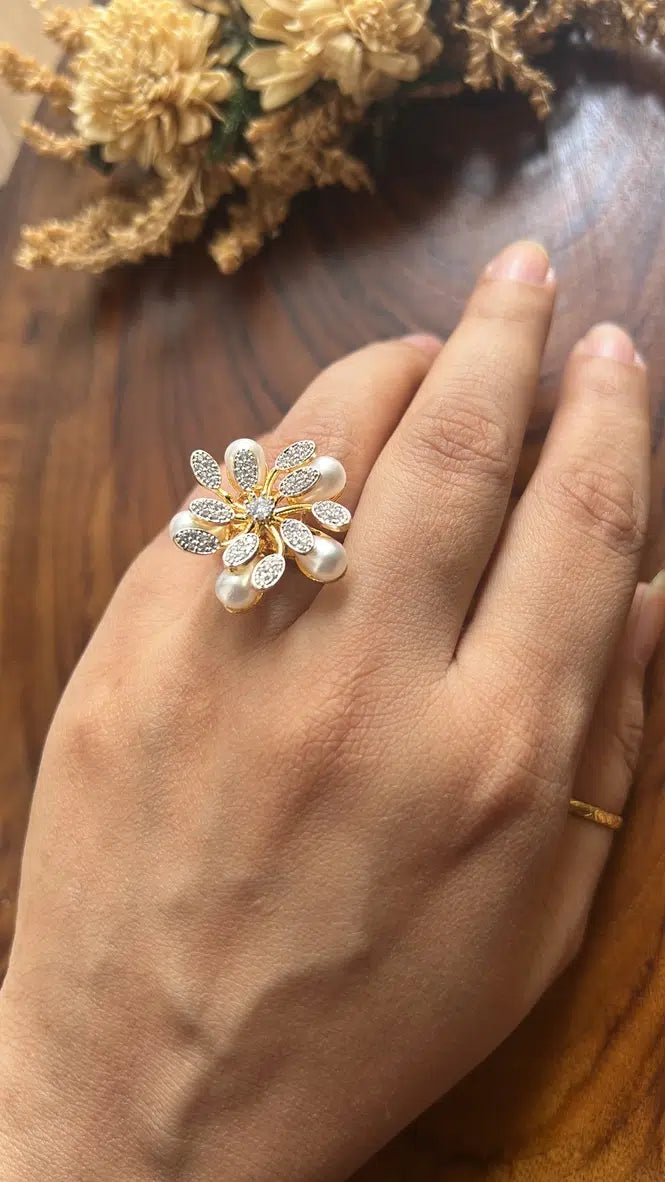 Pearl Diamond Ring - Golden